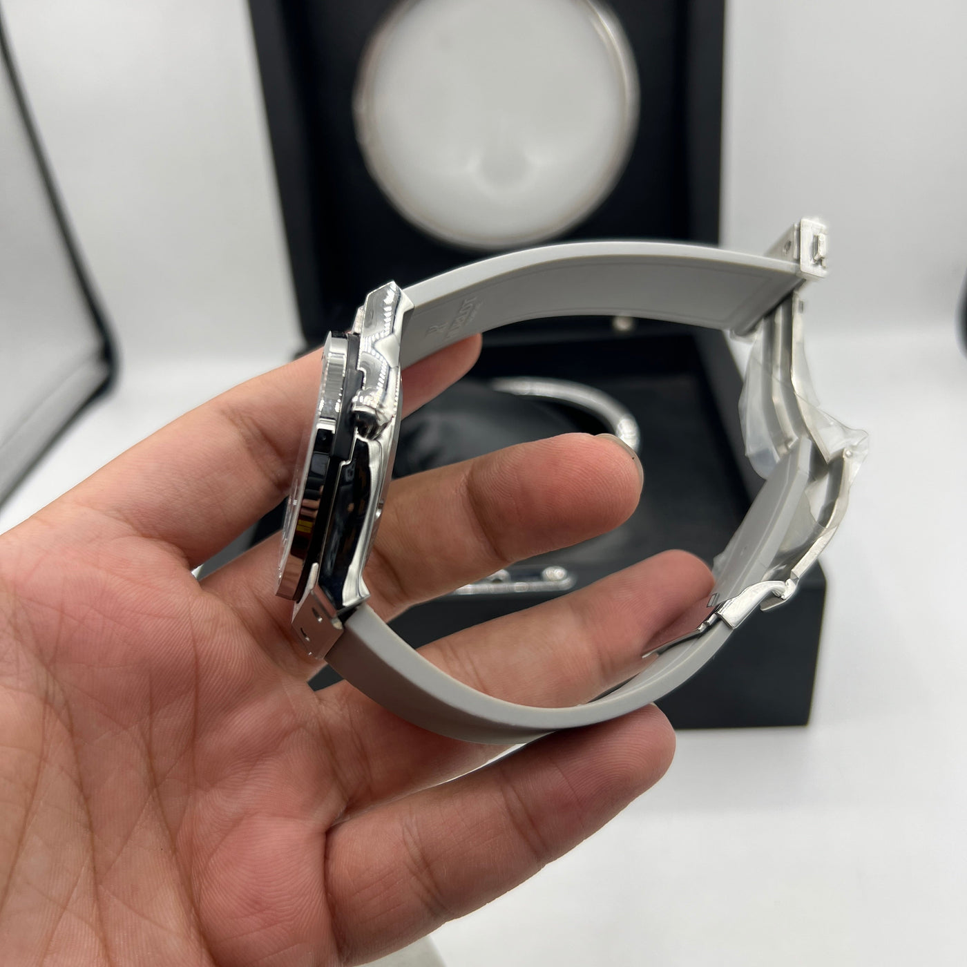 HUB MASTER PLUS PREMIUM AUTOMATIC WATCH WITH BOX