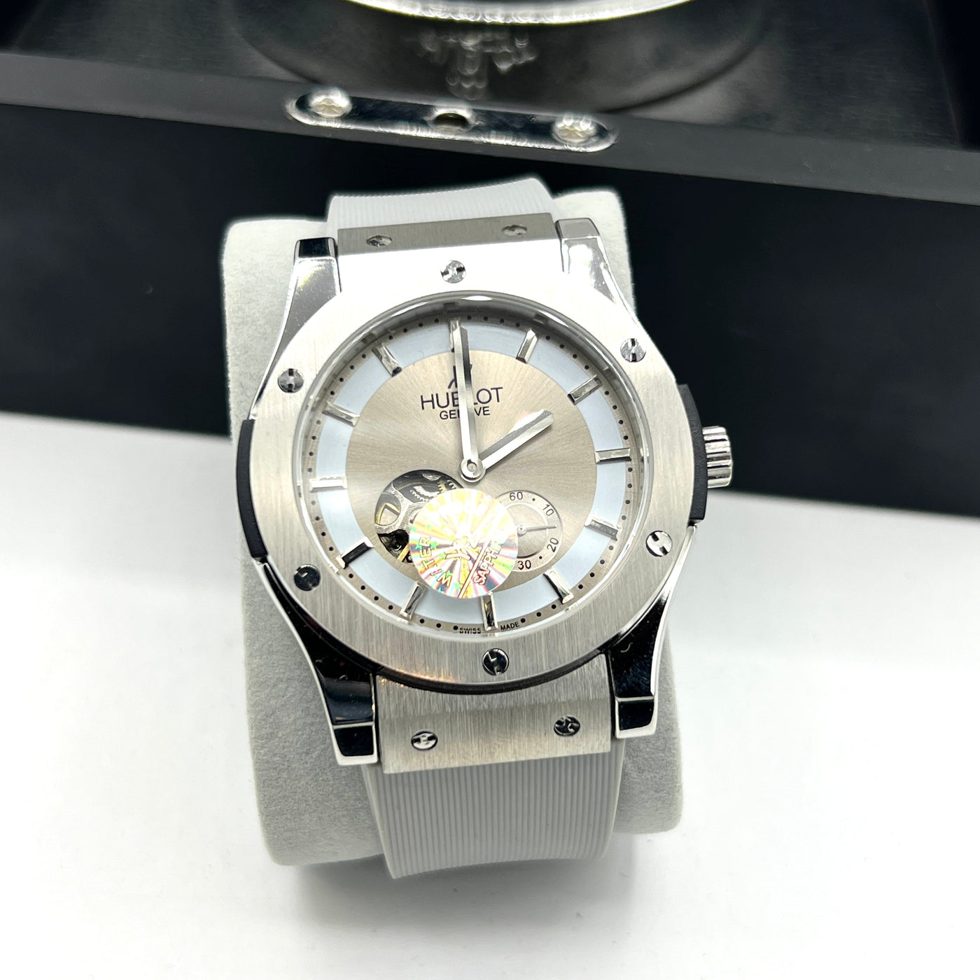 HUB MASTER PLUS PREMIUM AUTOMATIC WATCH WITH BOX