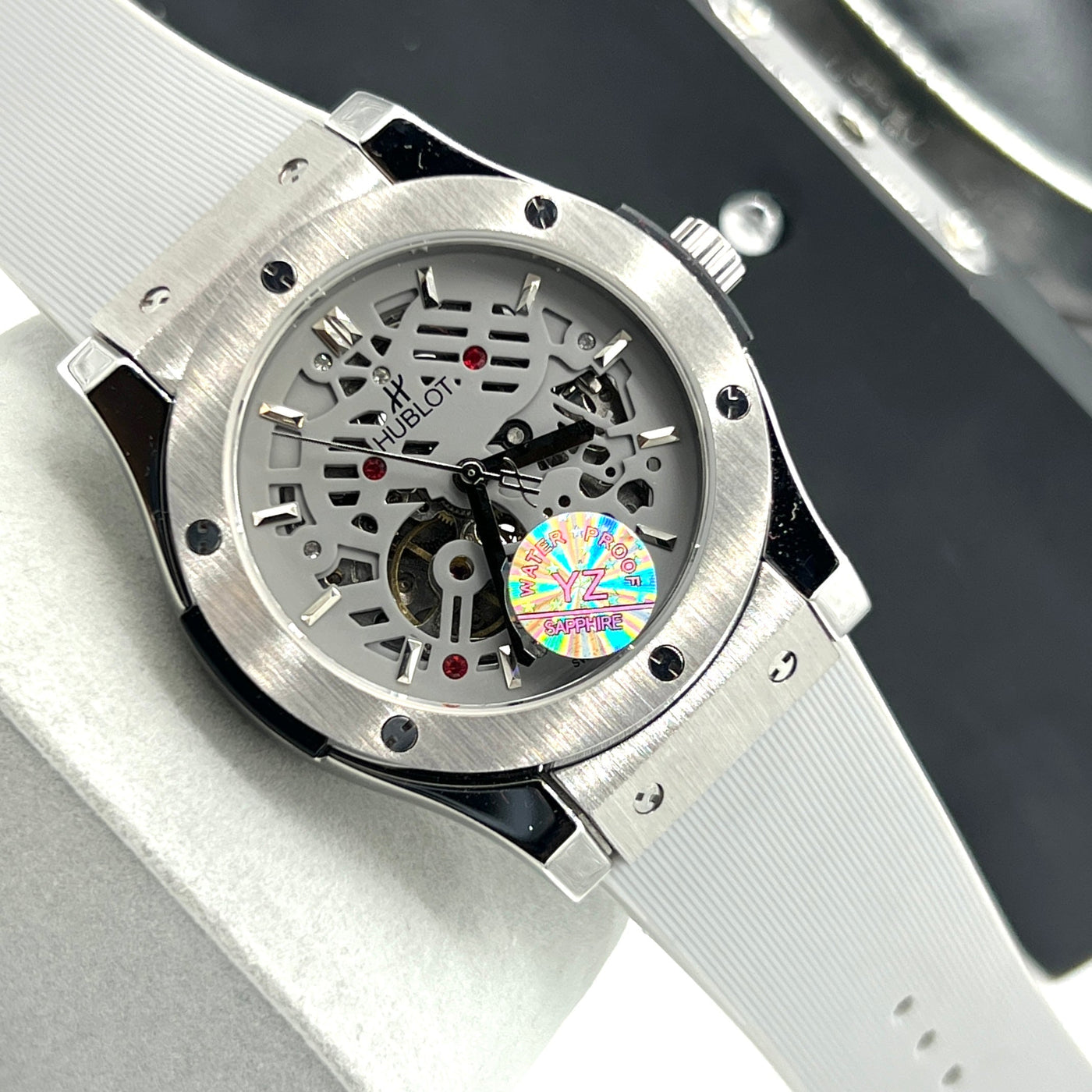 HUB MASTER PLUS PREMIUM AUTOMATIC WATCH WITH BOX