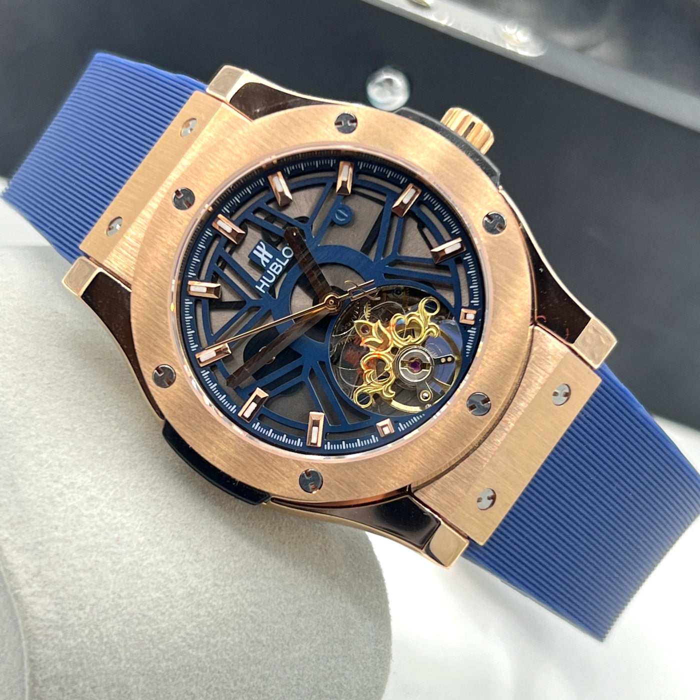 HUB MASTER PLUS PREMIUM AUTOMATIC WATCH WITH BOX