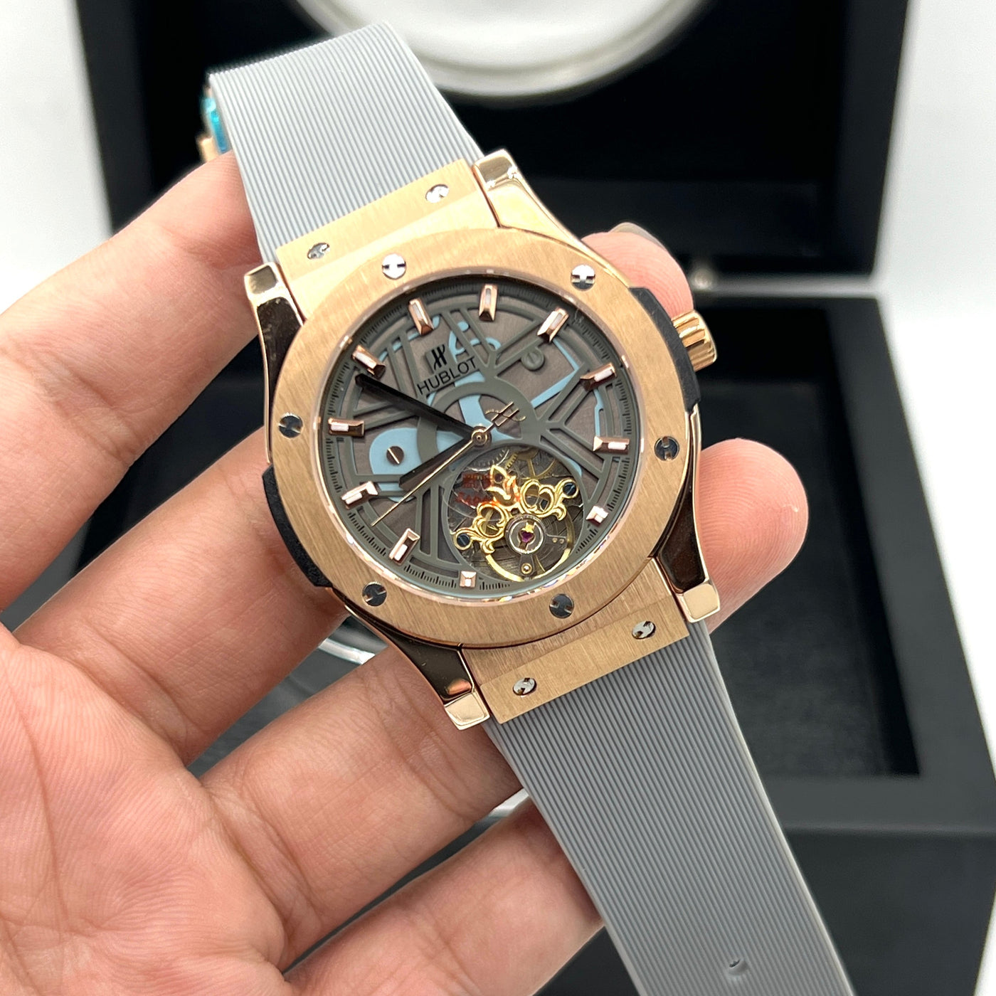 HUB MASTER PLUS PREMIUM AUTOMATIC WATCH WITH BOX