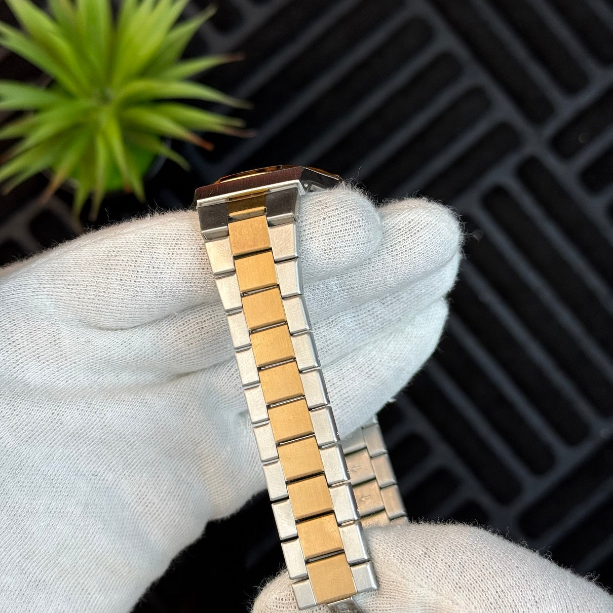 Universal Point Luxury Watch