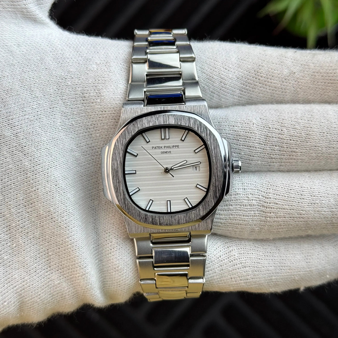 Patek Philippe – Nautilus - White