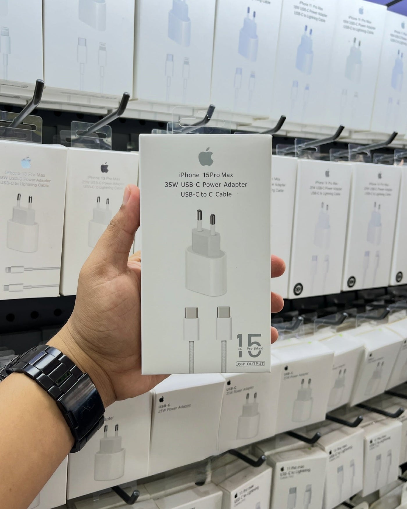 iPhone 15Pro Max
35W USB-C Power Adapter
USB-C to C Cable