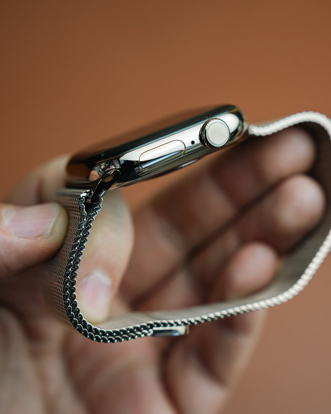 Apple Logo Series 10 Gold (Magnetic Chain + Free Silicone Straps)