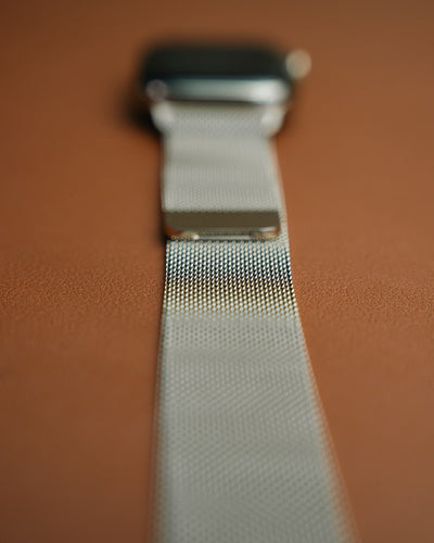 Apple Logo Series 10 Gold (Magnetic Chain + Free Silicone Straps)